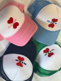 "REFLECTION OF THE HEART" Trucker hat (unisex)
