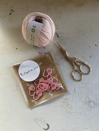 Image 2 of Small Clip Locking Stitch Markers Crochet
