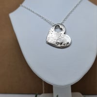 Image 4 of Silver Daisy Mum Heart Pendant (SJ062)