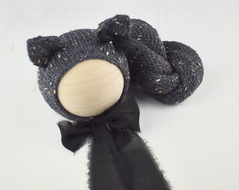 Image of Oynx Tweed Kitty Bonnet & Wrap