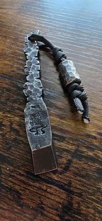 Image 3 of 80crv2 custom prybar with "Rock Grind" Hammerforge bead