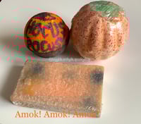 Image 2 of Amok! Amok! Amok! Trio Gift Set Hocus Pocus Halloween Handmade Bathbomb Body Scrub Vegan