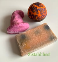 Image 2 of Sistahhhss! Trio Gift Set Hocus Pocus Halloween Handmade Bathbomb Body Scrub Vegan