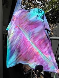 Image 2 of Gravity ice dye unisex L