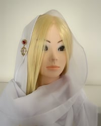 Image 4 of Sacred Heart Veil (White)