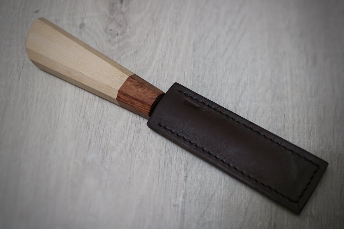 Image of 90mm and 100mm slöjd handled in maple and bubinga