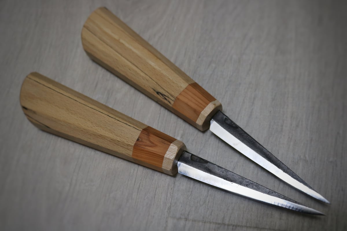 Image of 90mm slöjd handled in spalted beech, yew and maple