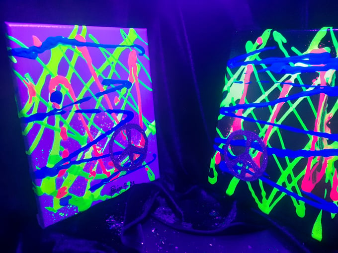 Image of Couple of pieces Black Light