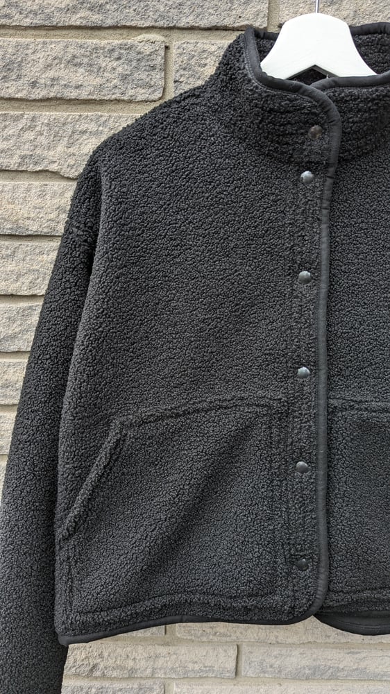 Image of Black Crop Fleece Sherpa Coat