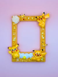 Image 1 of Pikachu Magentic Decoden Photocard Holder