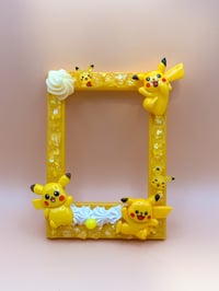 Image 2 of Pikachu Magentic Decoden Photocard Holder