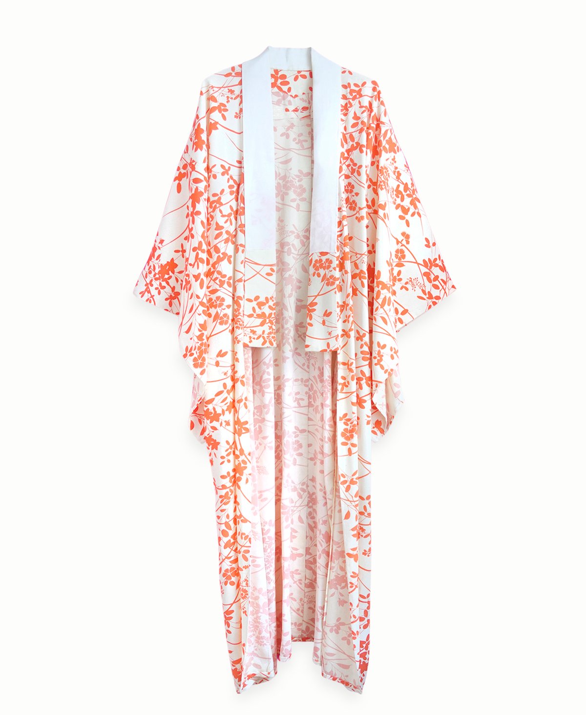 Image of Hvid silkekimono med orange blomstersilhuetter