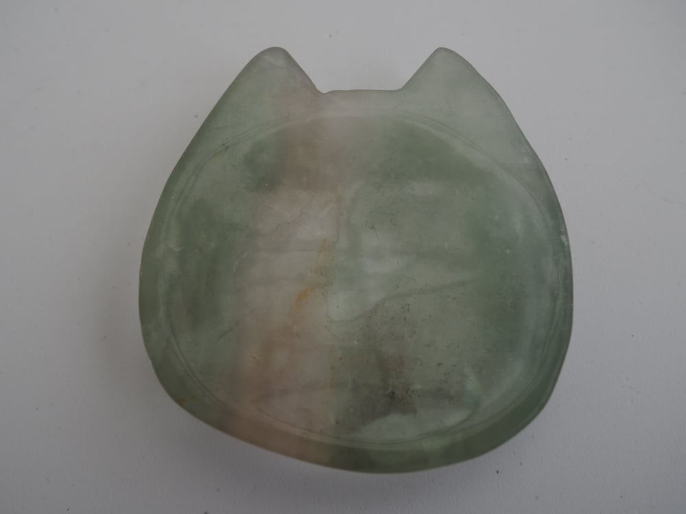 Image of Fluorite Green (with clear stripe) Cat Shaped Dish 101g