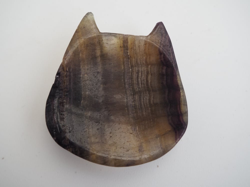 Image of Fluorite Purple, Yellow and Brown Cat Shaped Dish 93g