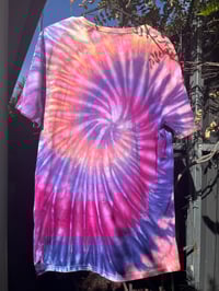 Image 2 of Swirl unisex t-shirt size M
