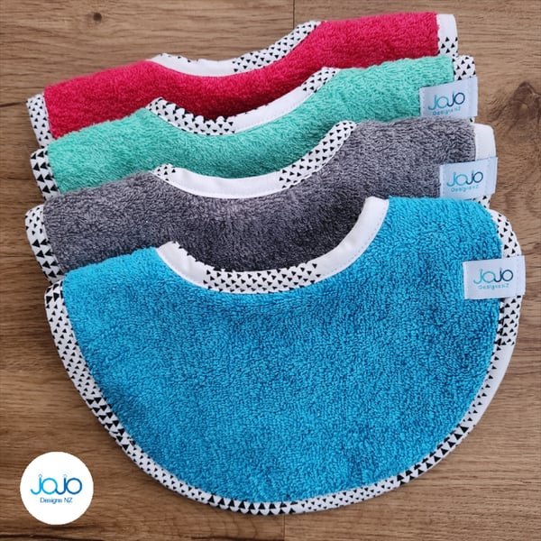 Image of Dribble Bibs - Triangles 