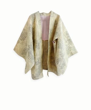 Image of Kimono af hør/banafibre -  papyrusfarvet m rosa silke for