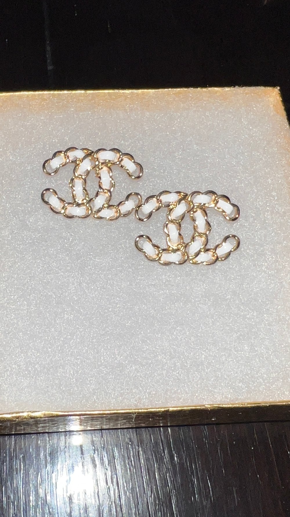 Lambskin CC Chain Earrings white 