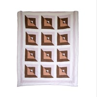 Image 2 of Humdrum Quilt