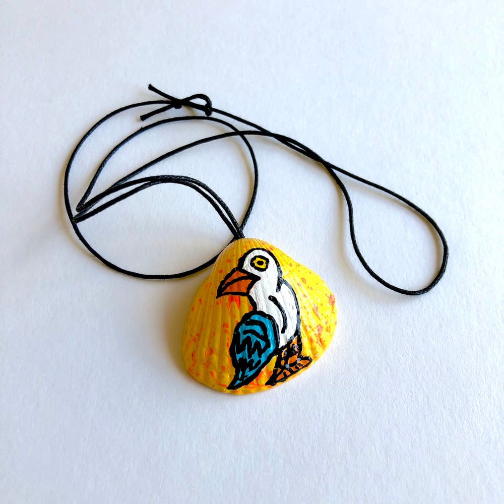 Yellow Sid Shell Necklace black cord