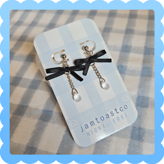 Image of mini ribbon earrings ❄️ jamtoastco