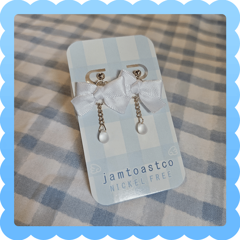 Image of ribbon earrings ❄️ jamtoastco