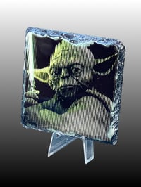 9x9 cm 'Fractured' Yoda with Lightsaber Rock Slate