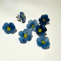 ‘Forget me not’ pins for Alzheimer’s Society 