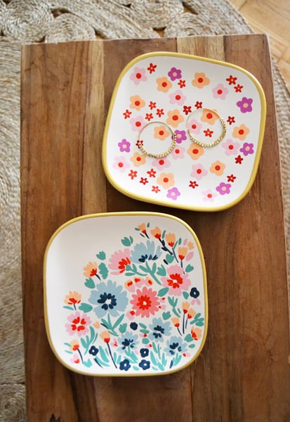 Image of PLATO DE CERAMICA PINTADO A MANO - SORPRESA