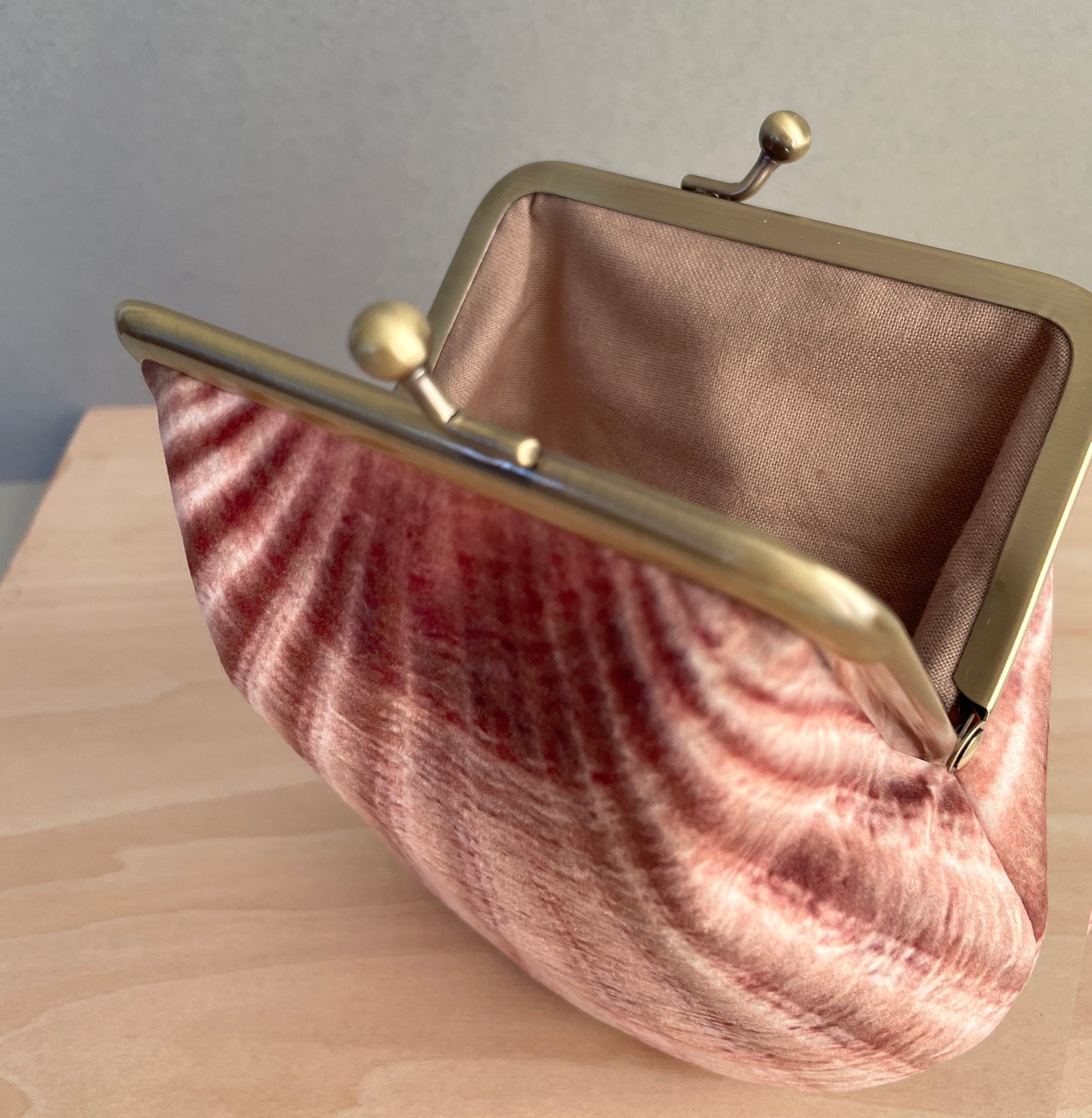 Seashell medium size printed velvet coin purse