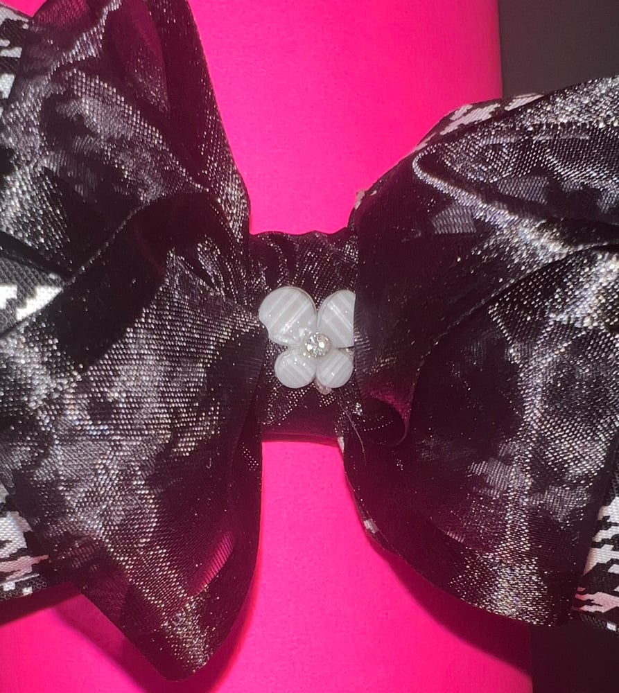 Image of PUFFIE BOW /Classic Black& White