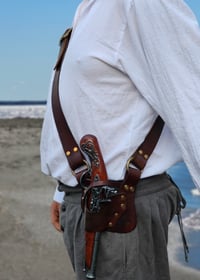 Image 2 of Pistol baldric brown/brass