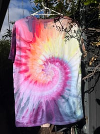 Image 2 of Rainbow/black gravity unisex t-shirt M