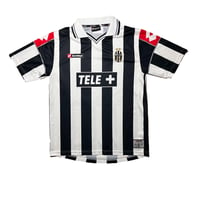 Image 1 of Juventus Home Shirt 2000 - 2001  (L)
