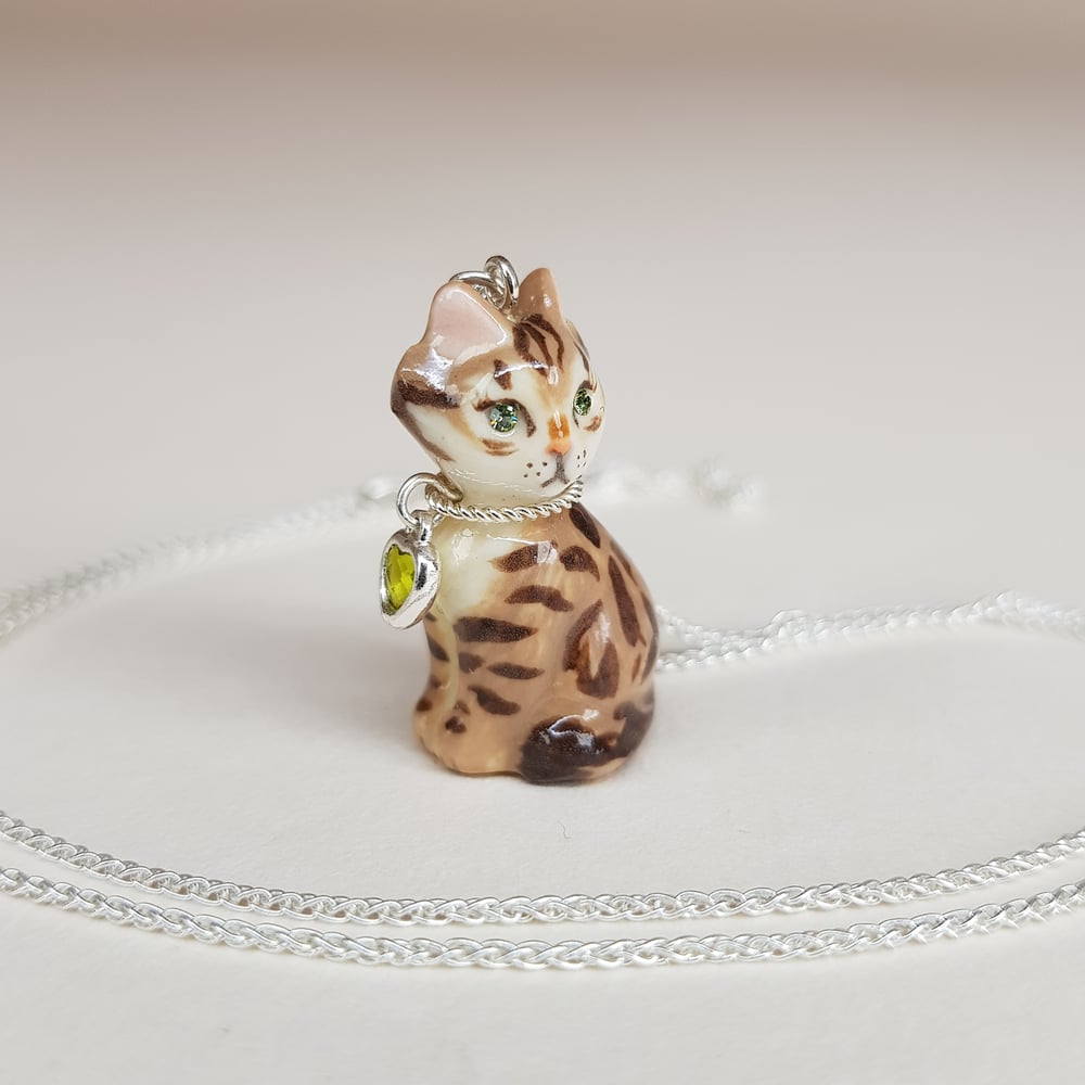 Image of Brown Tabby Porcelain & Sterling Silver Large Sitting Kitten Pendant