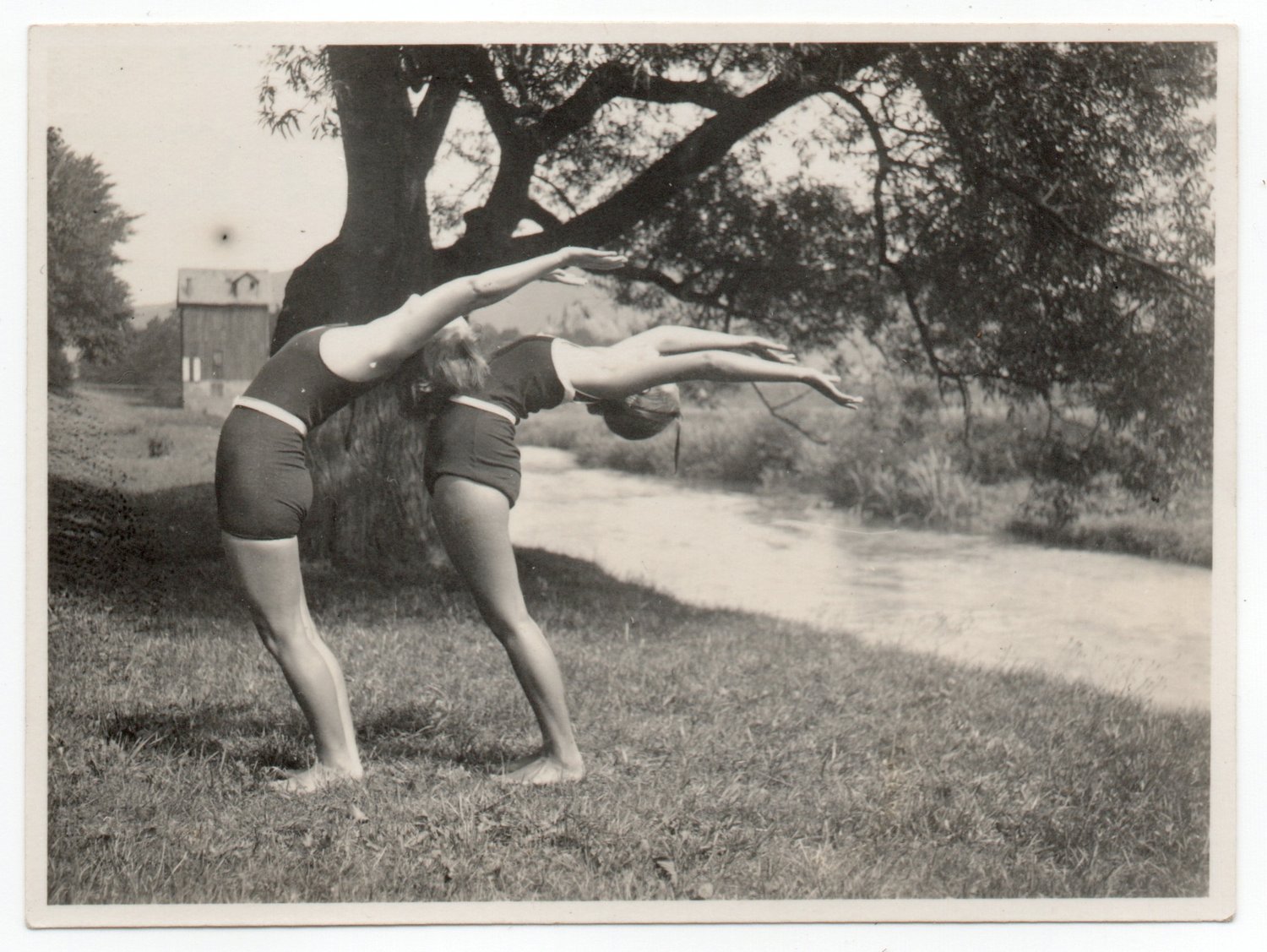 Image of Anonyme: two women doing gymnastic exercises, Germany ca. 1930