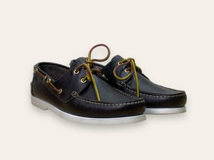 Image of Marinaio dark brown grain calf white sole by Brugnoli