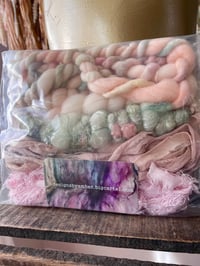 Image 2 of Bobble yarn Weavers Pack no.11