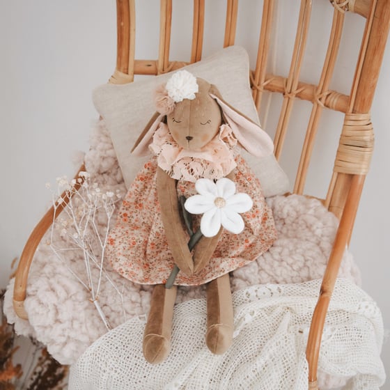 Image of Lapinette en velour robe fleurie et sa pâquerette 