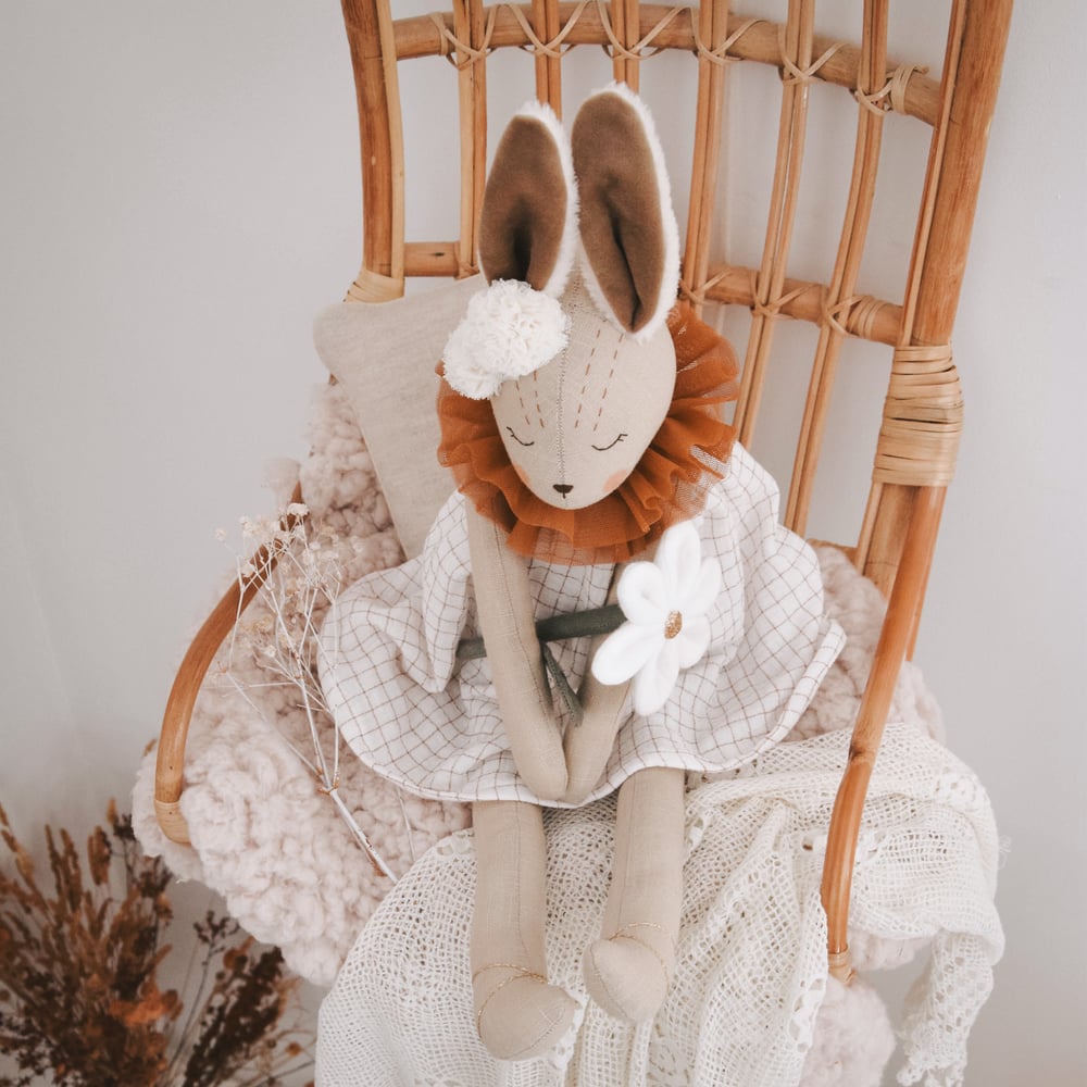 Image of Maxi lapinette robe en double gaze a carreaux et sa pâquerette 