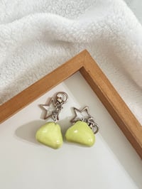 Image 3 of chubby frog keychains