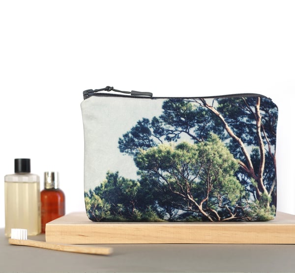Image of Scots pine, wash bag, make-up, toiletries zipper pouch