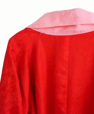 Image of Rød silke kimono dame med damask vævninger /'Too Fairy..'