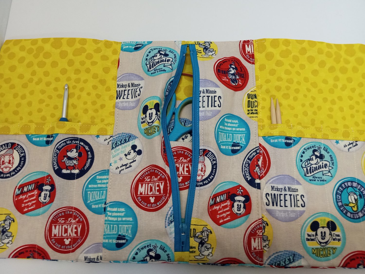 Image of  Set: Small Project Bag with front zipper pocket & Needle case 
