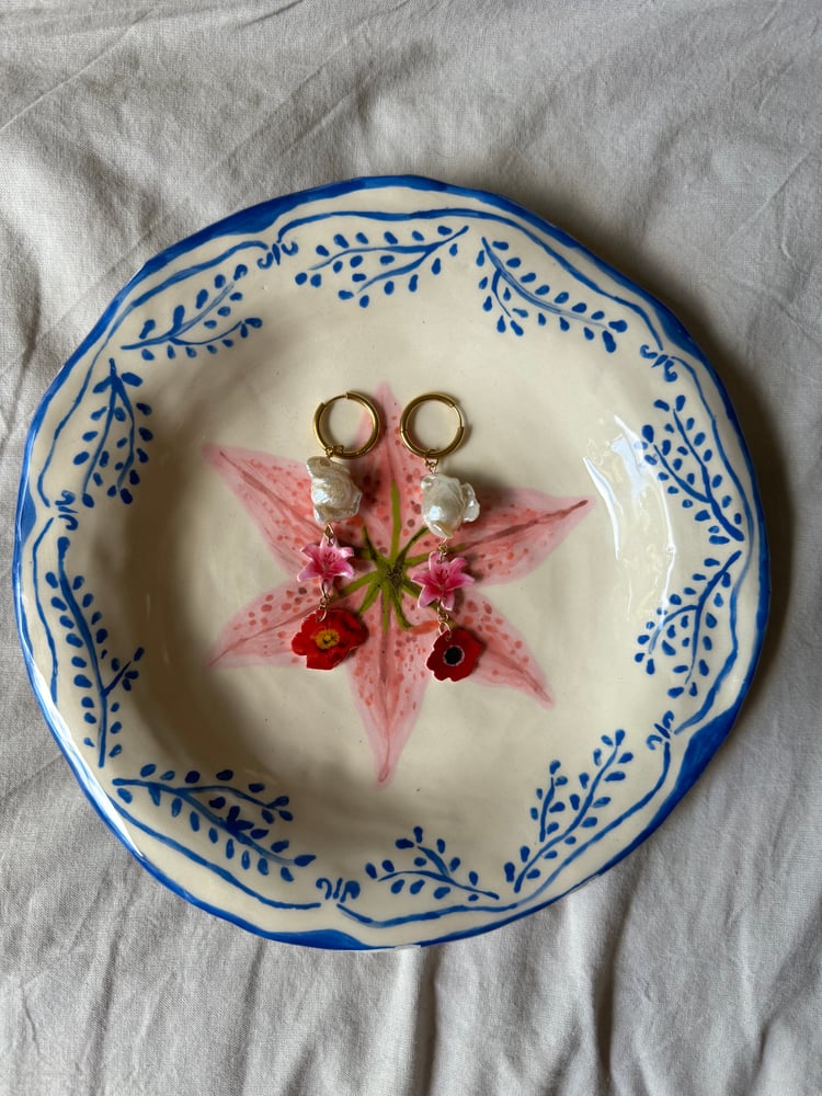 Image of stargazer lily bowl