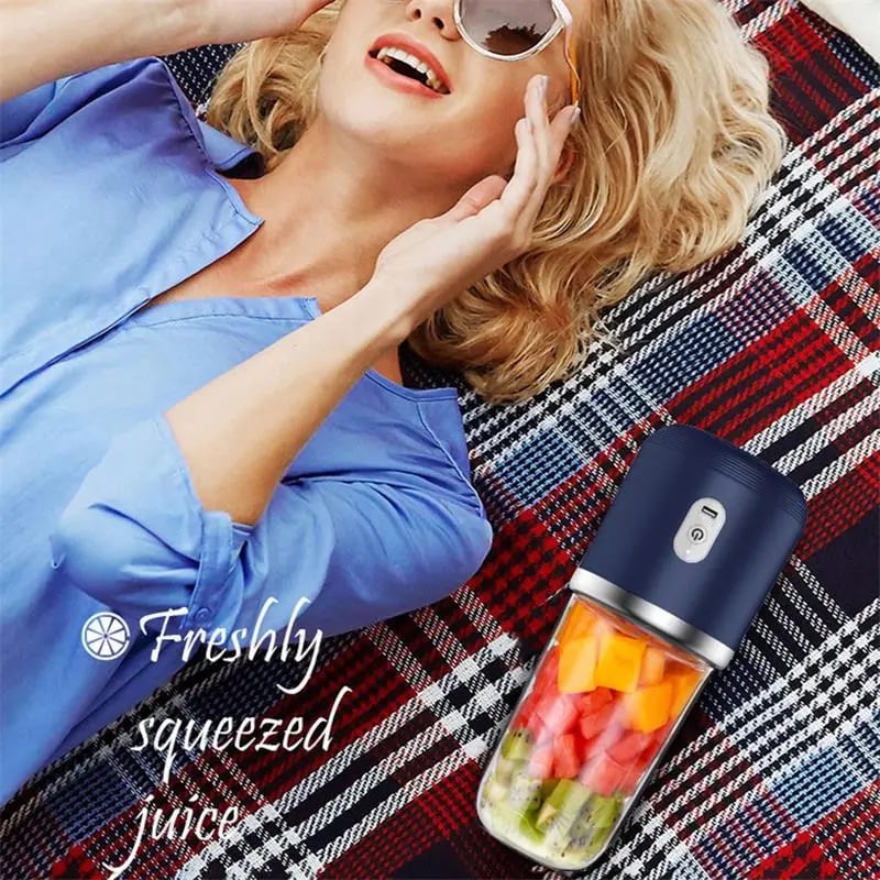 Portable Small Electric Juicer Stainless Steel Blade Cup Juicer Fruit Automatic Smoothie Blender