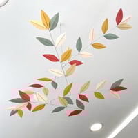 Image 1 of MINI (NURSERY) SIZE LEAF MOBILE: Daisy Chain