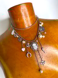 Image 2 of 🎀 ANGEL CAPSULE 🎀 VINTAGE LUCKY CHARMS CAMEO PEARLS CHOKER