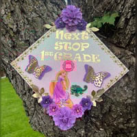 RAPUNZEL GRAD TOPPER