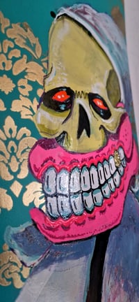 Image 2 of Maiden custom Deluxe Skateboard 